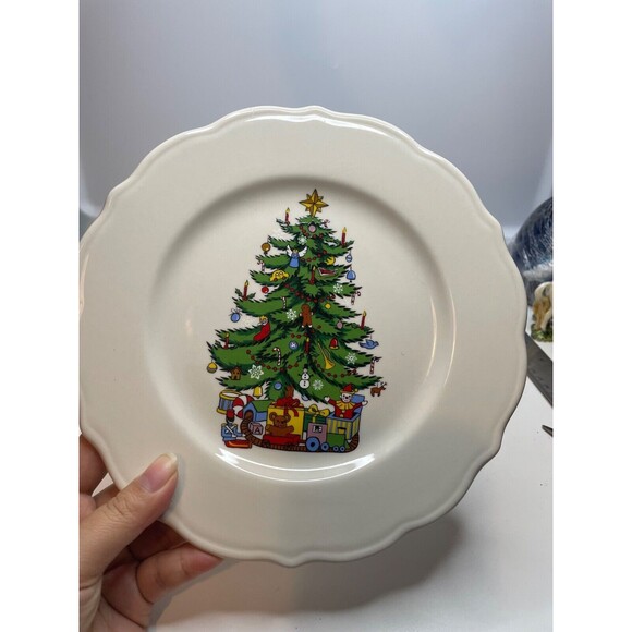 2 VTG Syracuse China USA Restaurant-Ware Scalloped Rim salad plates 8.25" - Picture 2 of 6